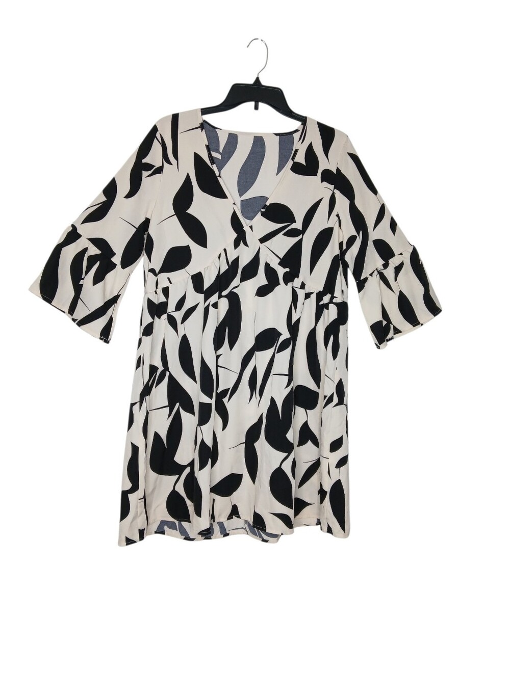 Black Leaf-Print V-Neck Women's Tunic Top